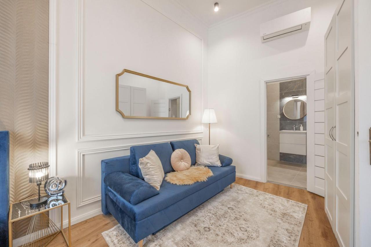 Luxurious Central Grand Home W/ 3Bedrm 2Bathrm Budapest Exterior photo