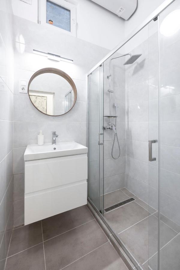 Luxurious Central Grand Home W/ 3Bedrm 2Bathrm Budapest Exterior photo